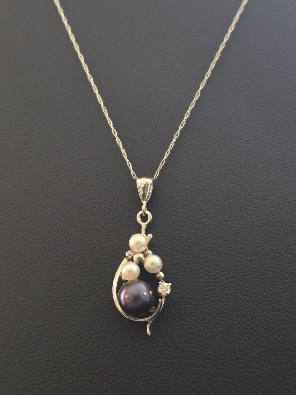14k White Gold, Clear Sapphire Pearl Pendant Necklace